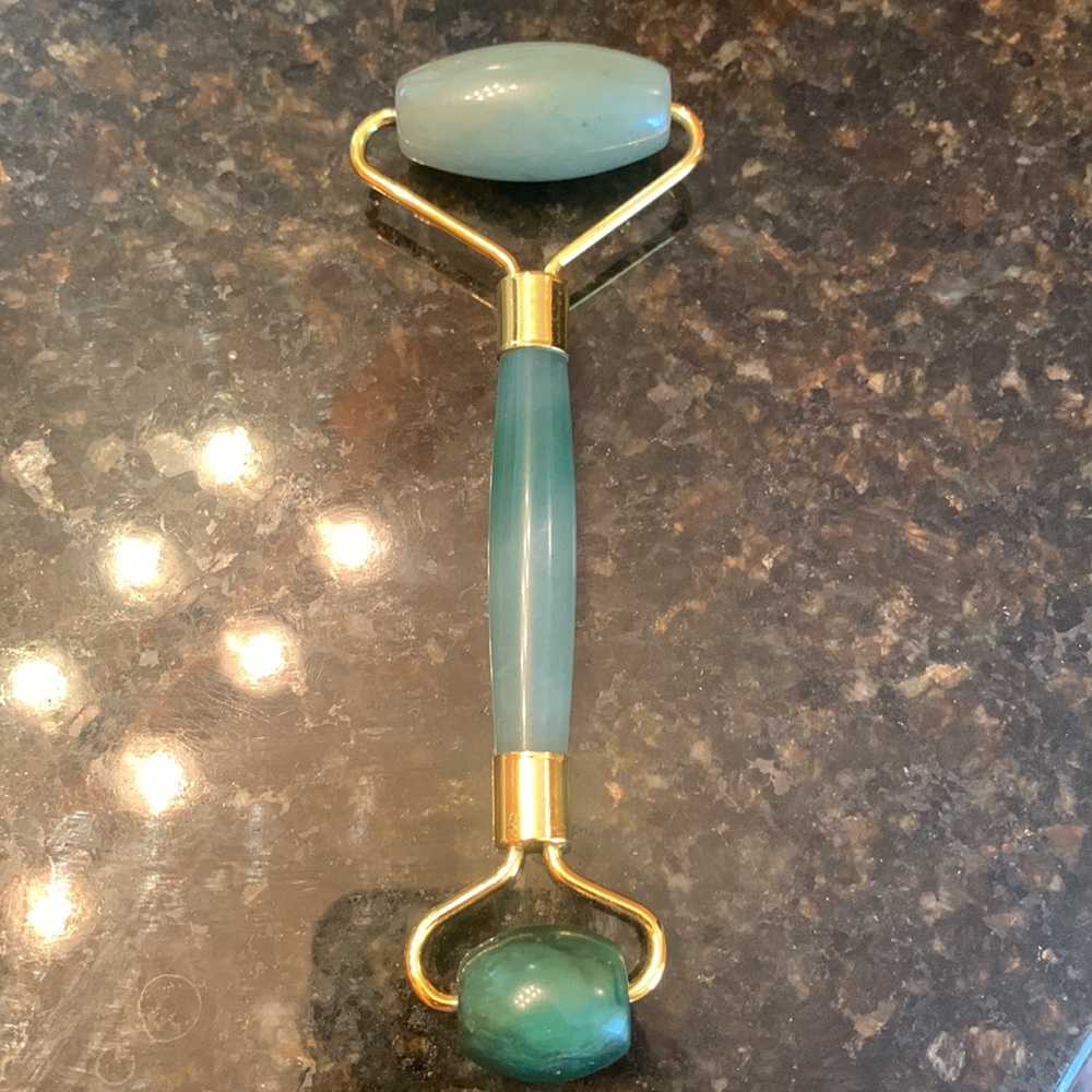 Authentic Jade Roller - Picture 3 of 3